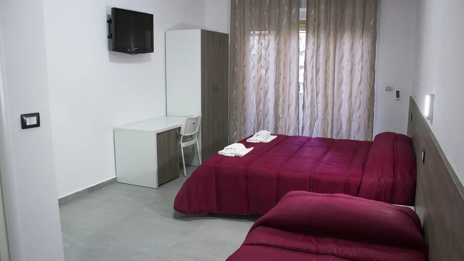 Tiburtina Royal Suites Rom 0*,  Italien